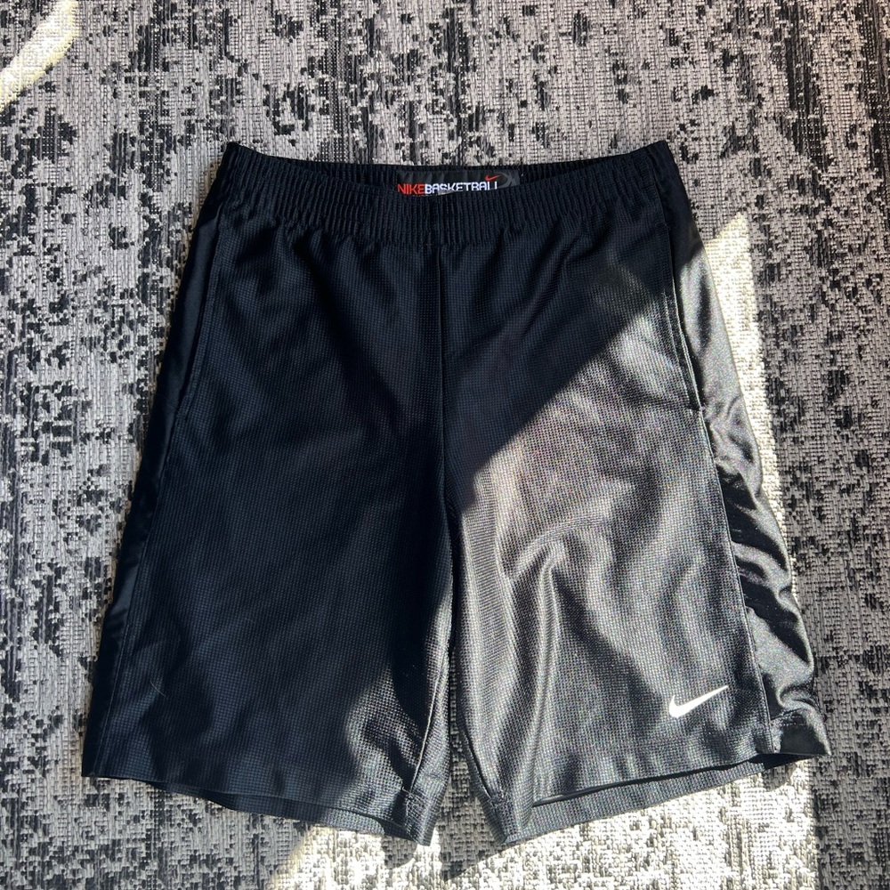 Nike Black Athletic Shorts Moisture-Wicking Design